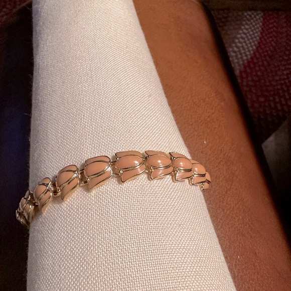 Vintage Monet 8”link bracelet.Lovely shade of peachy pink and gold.Tulip design. - Picture 2 of 4